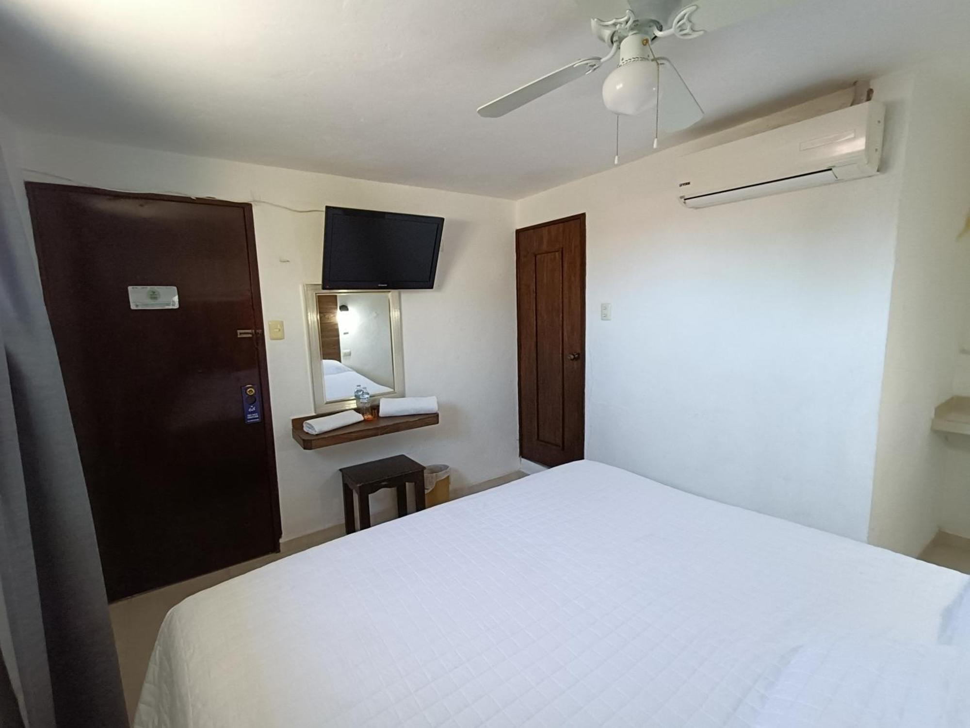 Hotel Rath Campeche Room photo